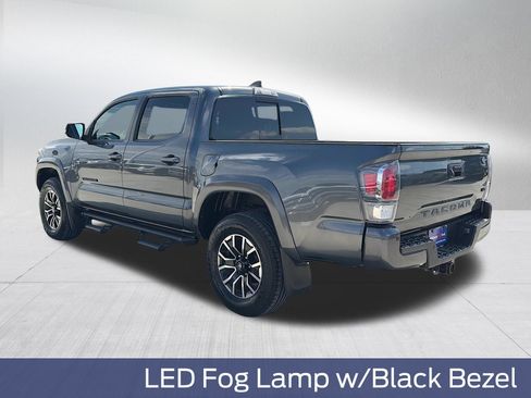 Used 2022 Toyota Tacoma TRD Sport w/ Technology Package RWD image 11