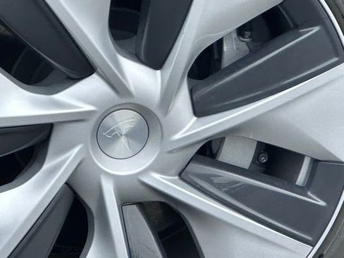 Used 2023 Tesla Model Y Long Range AWD/4WD image 7