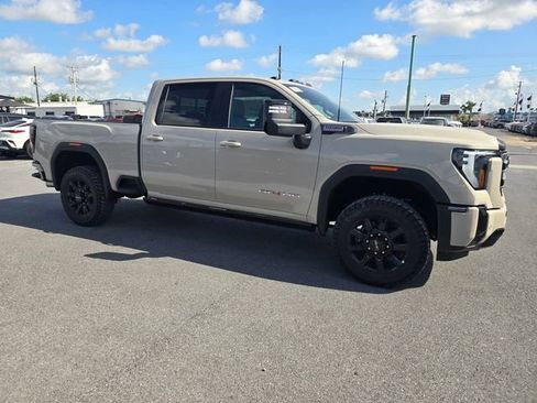 New 2026 GMC Sierra 2500 AT4 w/ AT4 Premium Plus Package AWD/4WD image 4