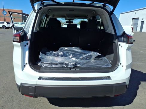 New 2026 Nissan Rogue SV image 31