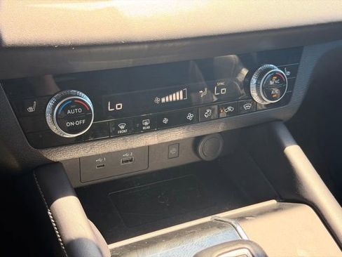 Used 2024 Mitsubishi Outlander SE AWD/4WD image 29