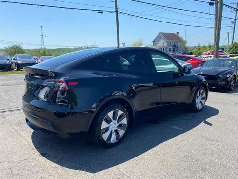 Used 2023 Tesla Model Y Long Range AWD/4WD image 5