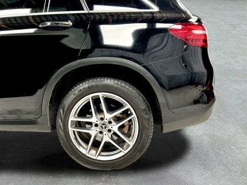 Used 2019 Mercedes-Benz GLC 300 4MATIC image 13