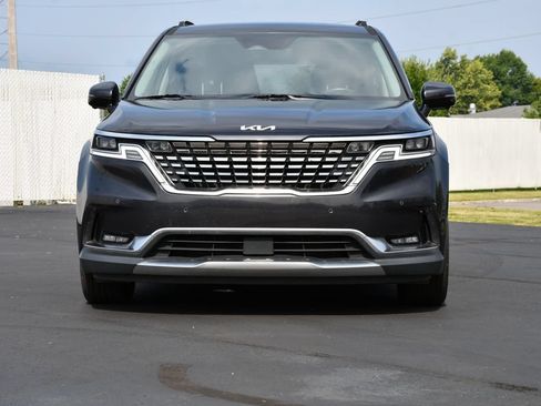 Used 2022 Kia Carnival SX Prestige FWD image 2