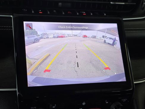 Used 2022 Jeep Grand Cherokee L Limited RWD image 16