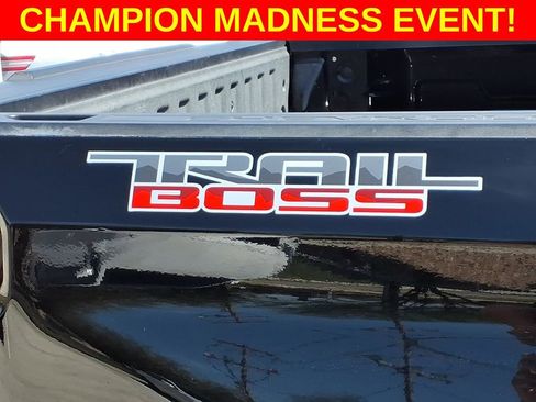 Used 2020 Chevrolet Silverado 1500 LT Trail Boss image 11