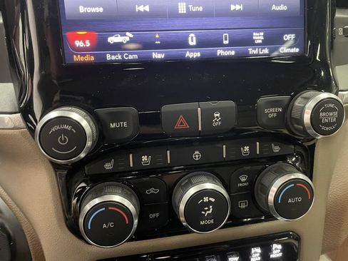 Used 2020 RAM 3500 Laramie AWD/4WD image 14