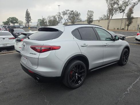 Used 2019 Alfa Romeo Stelvio Ti Sport w/ Quick Order Package 22S Sport AWD/4WD image 4