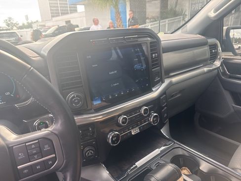 Used 2021 Ford F150 Lariat w/ Max Trailer Tow Package image 16