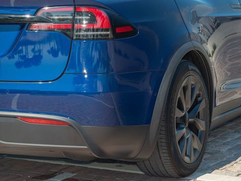 Used 2022 Tesla Model X Long Range image 46