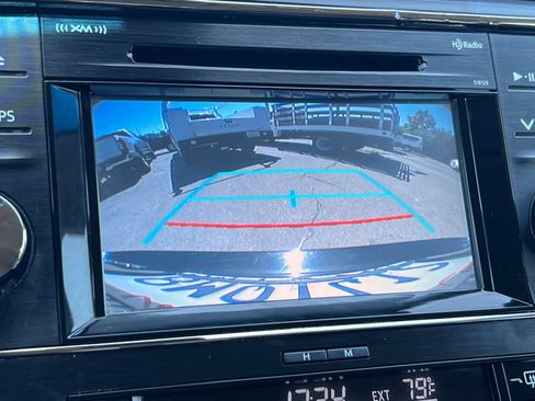 Used 2018 Toyota Avalon XLE FWD image 19