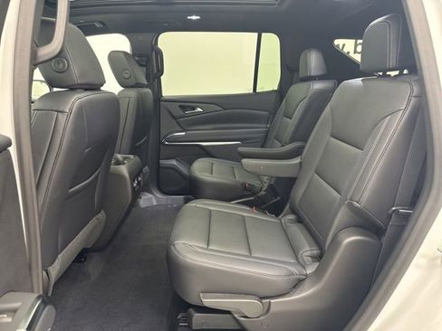 New 2026 Chevrolet Traverse LT w/ Sun and Wheel Package FWD image 25