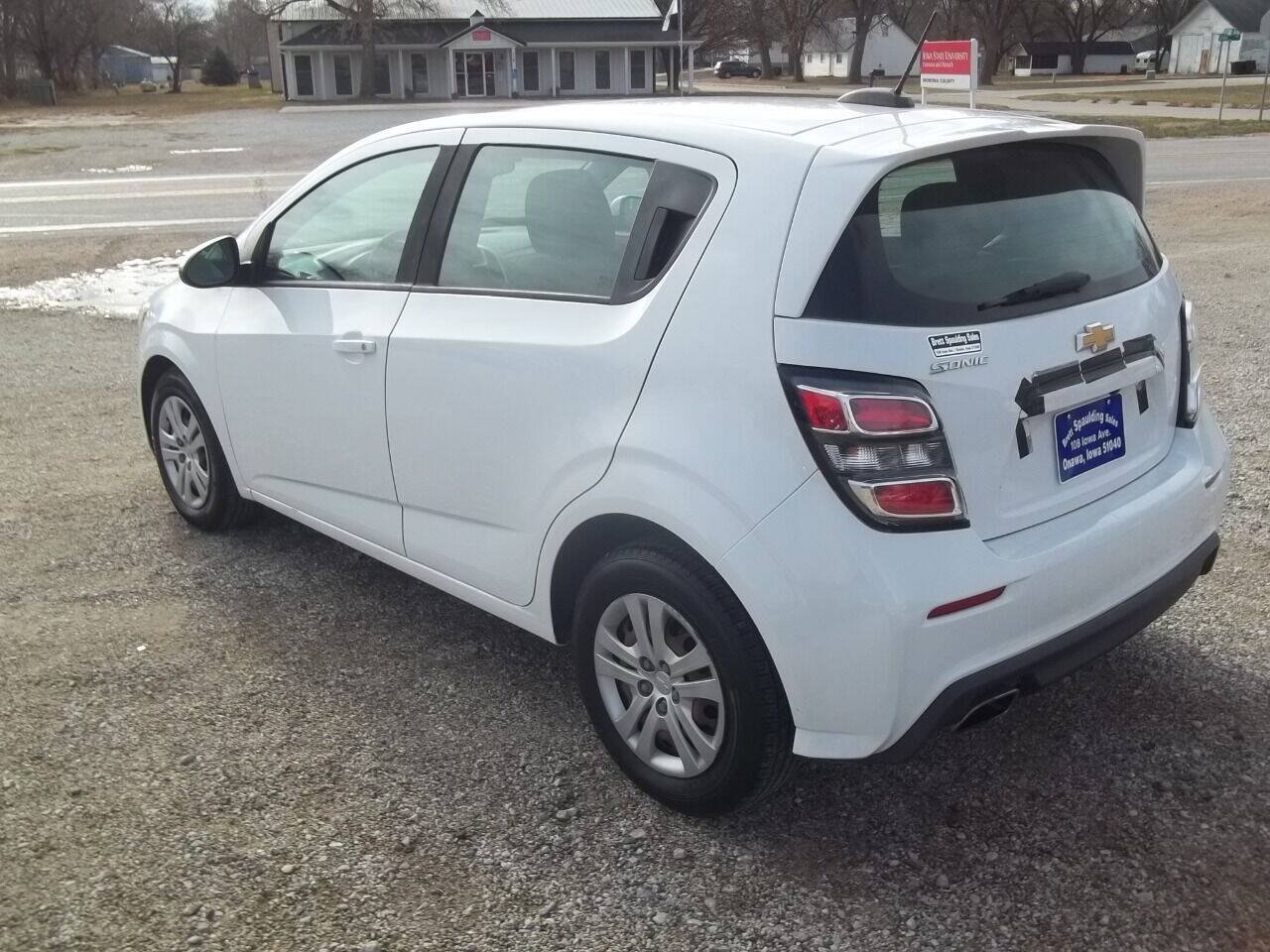 Used 2017 Chevrolet Sonic LT FWD image 3