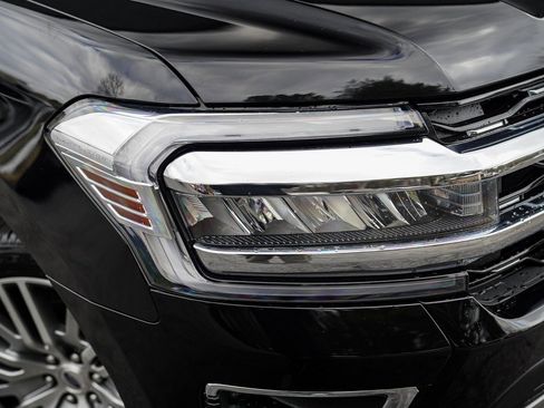 Used 2022 Ford Expedition Max Limited image 7