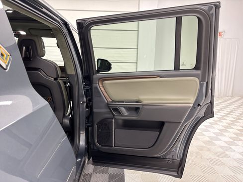 Used 2023 Rivian R1S Adventure AWD/4WD image 19