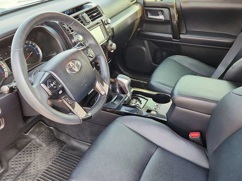 Used 2019 Toyota 4Runner TRD Off-Road Premium AWD/4WD image 8