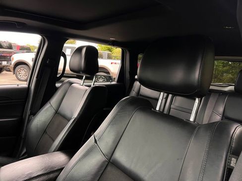 Used 2019 Jeep Grand Cherokee Altitude RWD image 13