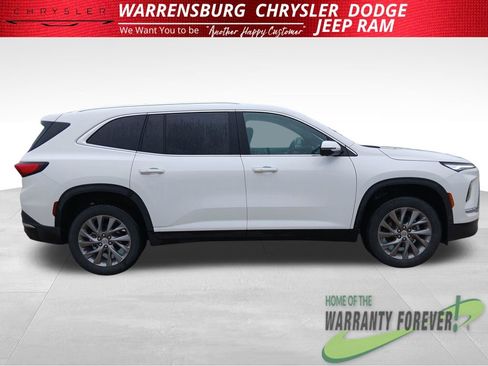 Used 2025 Buick Enclave Preferred AWD/4WD image 2