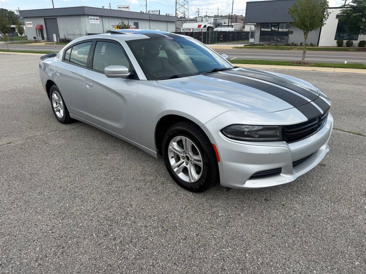 Used 2019 Dodge Charger SXT w/ Leather Interior Group RWD image 4