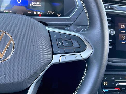 Used 2024 Volkswagen Tiguan SE image 19