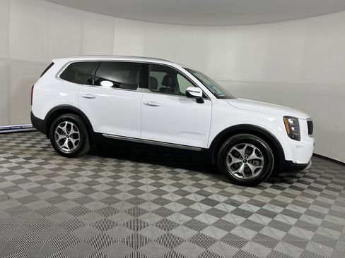 Used 2022 Kia Telluride EX image 6