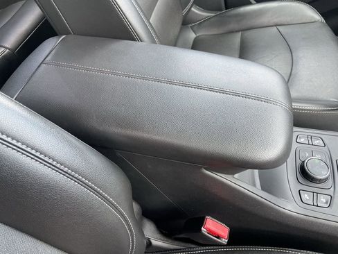 Used 2023 GMC Terrain SLT w/ Infotainment Package II AWD/4WD image 31