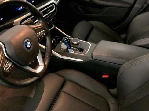 Used 2023 BMW i4 eDrive35 w/ Premium Package RWD image 8