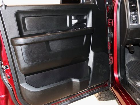 Used 2018 RAM 1500 Express image 30