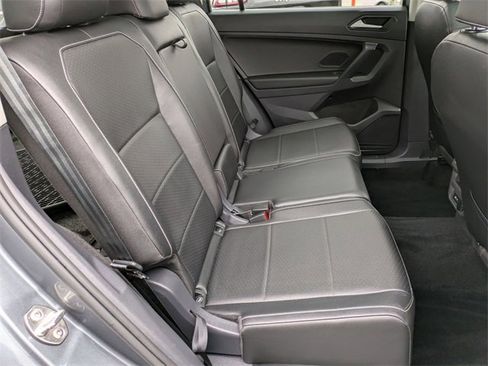 Used 2021 Volkswagen Tiguan SEL image 28