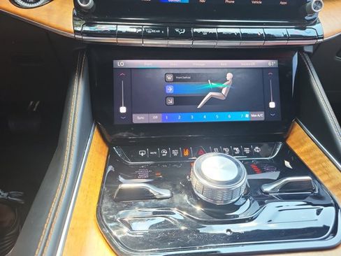 Certified 2023 Jeep Grand Wagoneer Series III AWD/4WD image 35