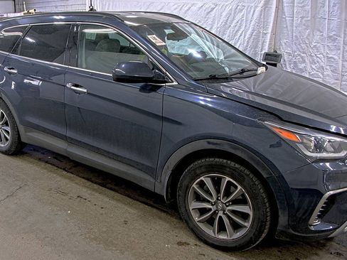 Used 2019 Hyundai Santa Fe XL SE image 2