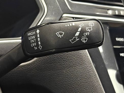 Used 2023 Volkswagen Tiguan SE AWD/4WD image 43