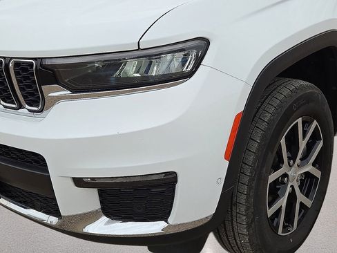 Used 2024 Jeep Grand Cherokee L Limited w/ Luxury Tech Group II AWD/4WD image 9
