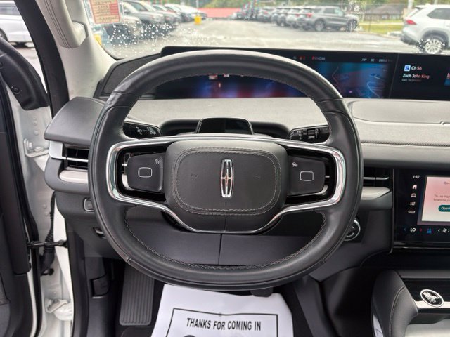 Used 2025 Lincoln Navigator Reserve AWD/4WD image 15
