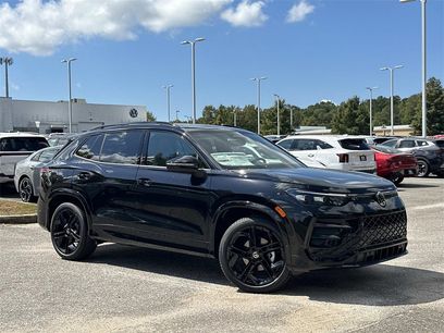 New 2025 Volkswagen Tiguan SE R-Line