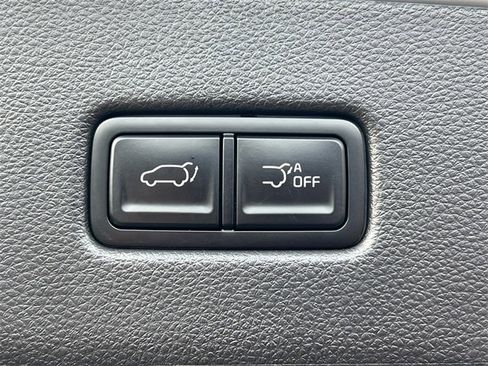 Used 2024 Kia Carnival EX image 37