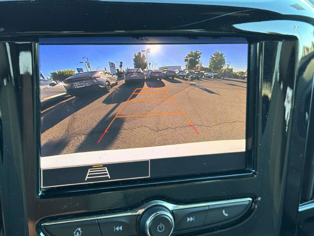 Used 2023 Chevrolet Traverse LS FWD image 14