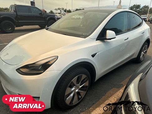 Used 2023 Tesla Model Y Long Range AWD/4WD image 2