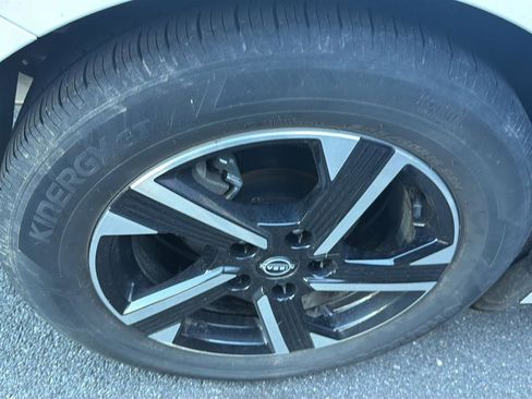 Used 2024 Nissan Sentra SV image 11