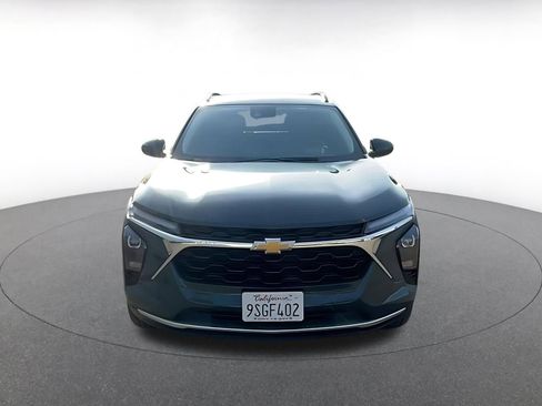 Used 2025 Chevrolet Trax LT image 4