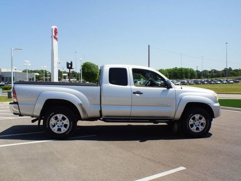 Used 2012 Toyota Tacoma 4x4 Access Cab w/ SR5 Pkg image 15