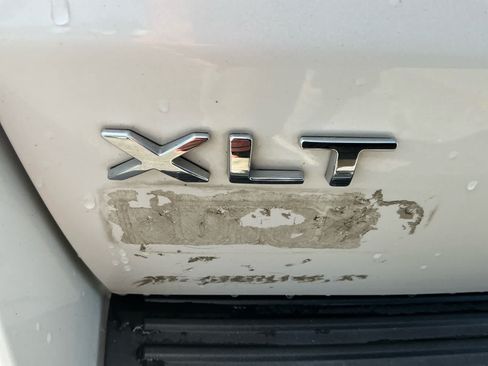 Used 2019 Ford Expedition XLT w/ Equipment Group 202A RWD image 19