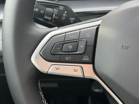 New 2026 Volkswagen Tiguan SE FWD image 26