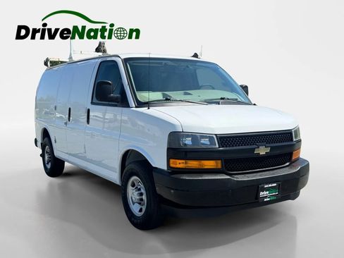 Used 2018 Chevrolet Express 2500 w/ Driver Convenience Package image 3
