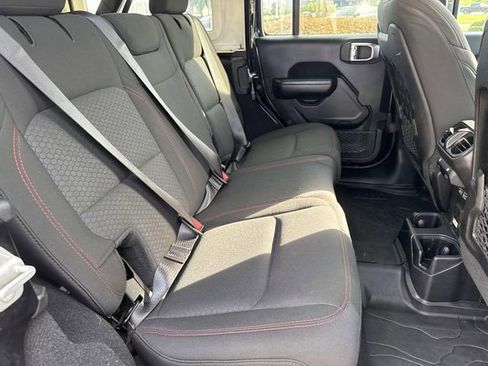 Used 2021 Jeep Wrangler Unlimited Rubicon AWD/4WD image 12