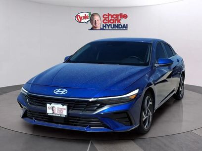 Used 2025 Hyundai Elantra Limited