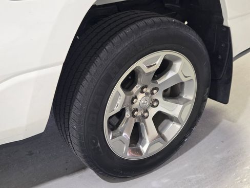 Used 2023 RAM 1500 Big Horn AWD/4WD image 19