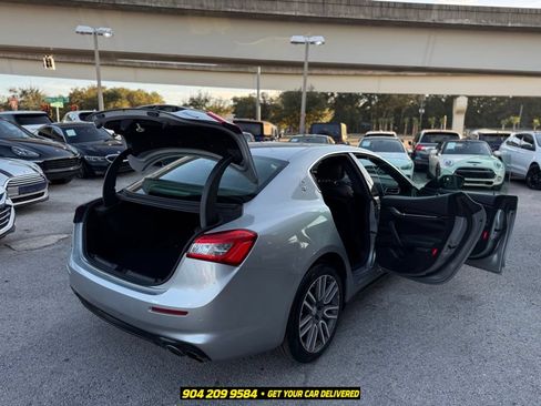 Used 2018 Maserati Ghibli RWD image 28