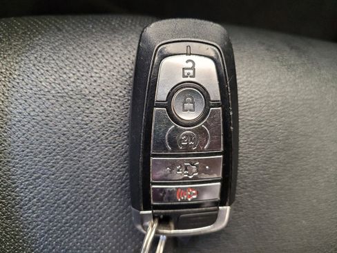 Used 2018 Ford Fusion Titanium AWD/4WD image 32