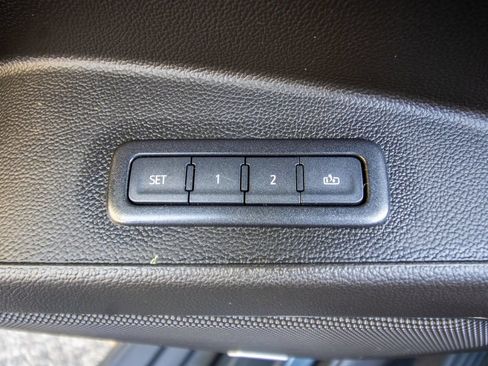 Used 2020 Chevrolet Tahoe Premier AWD/4WD image 12